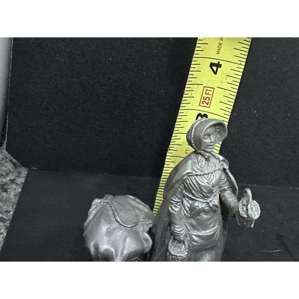 The Strawberry Girl Franklin Mint 1977 Pewter Figurine - Picture 8 of 9